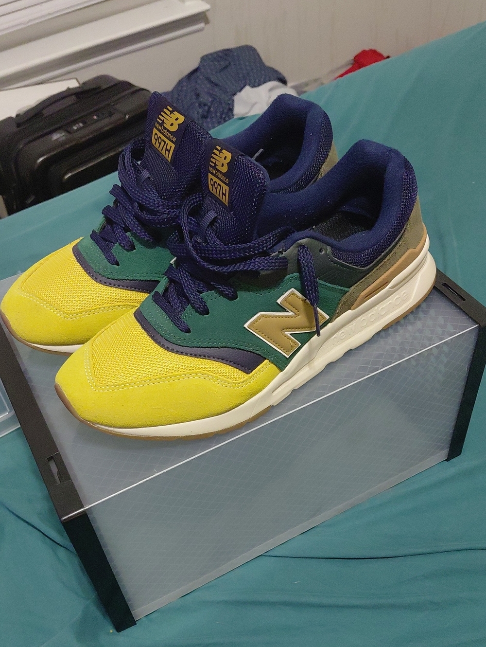 New Balance Mens 997H Sneakers in Yellow, Green & Navy